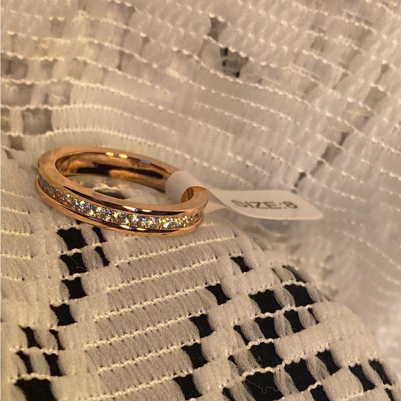 NWT ROSE GOLD WITH ETERNITY CLASSIQUE RING WITH STONES Size 8 or 9 - Picture 7 of 7